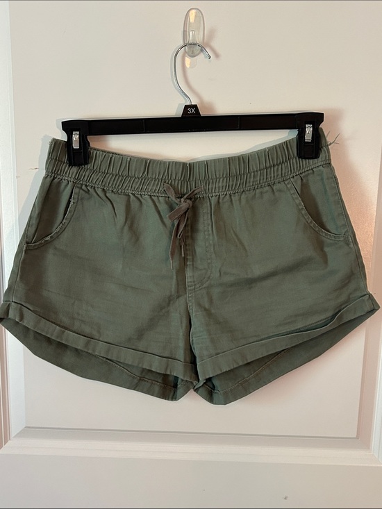 Pants - Casual Drawstring Women’s Shorts - Olive Green